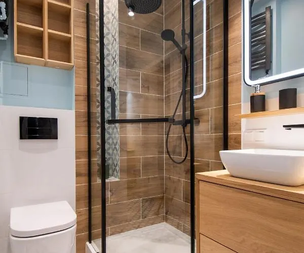 King Apart Dickensa شقة وارسو